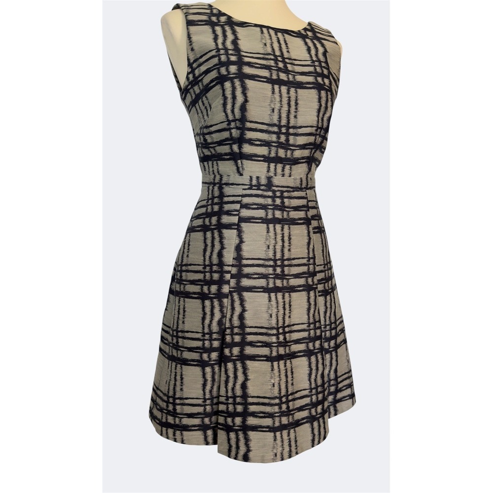 Reiss Grey & Black Plaid Fit and Flare Designer Dress Sleeveless Pleated Size 4 - Picture 9 of 14